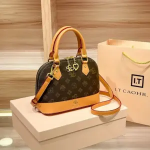 Cross body Ba / Retail Only 🇨🇳